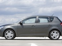 KIA Cee'd 2010 photo