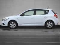 KIA Cee'd 2010 photo