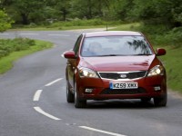 KIA Cee'd 2010 photo