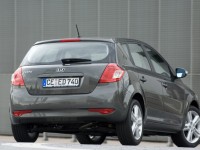 KIA Cee'd 2010 photo