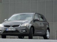 KIA Cee'd 2010 photo