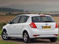 KIA Cee'd 2010 photo