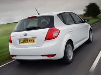 KIA Cee'd 2010 photo