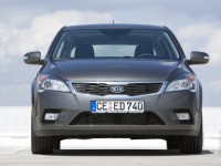 KIA Cee'd 2010 photo