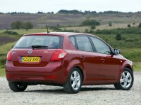KIA Cee'd 2010 photo