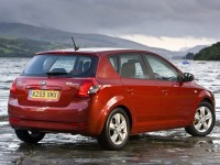 KIA Cee'd 2010 photo