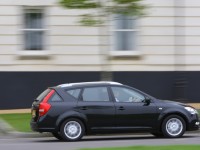 KIA Cee'd SW 2010 photo